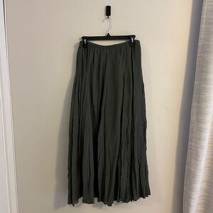 New Directions Dark Green Maxi Skirt